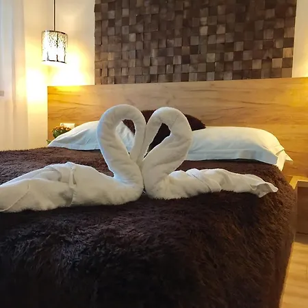 Bed & Breakfast Bukowianski Dworek